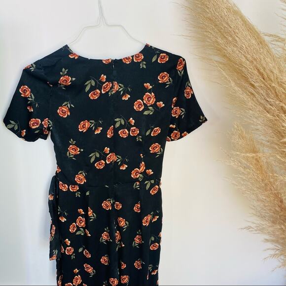 XHILARATION Black Peach Floral Satin Silky Tie Wrap Wide Leg VNeck Jumpsuit XS - Picture 8 of 10